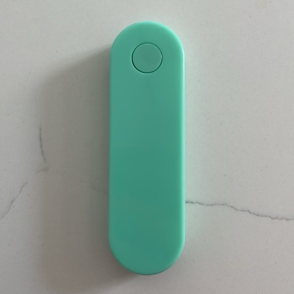 Aria Beauty Reusable Makeup Swabs with Case - Picture 9 of 15